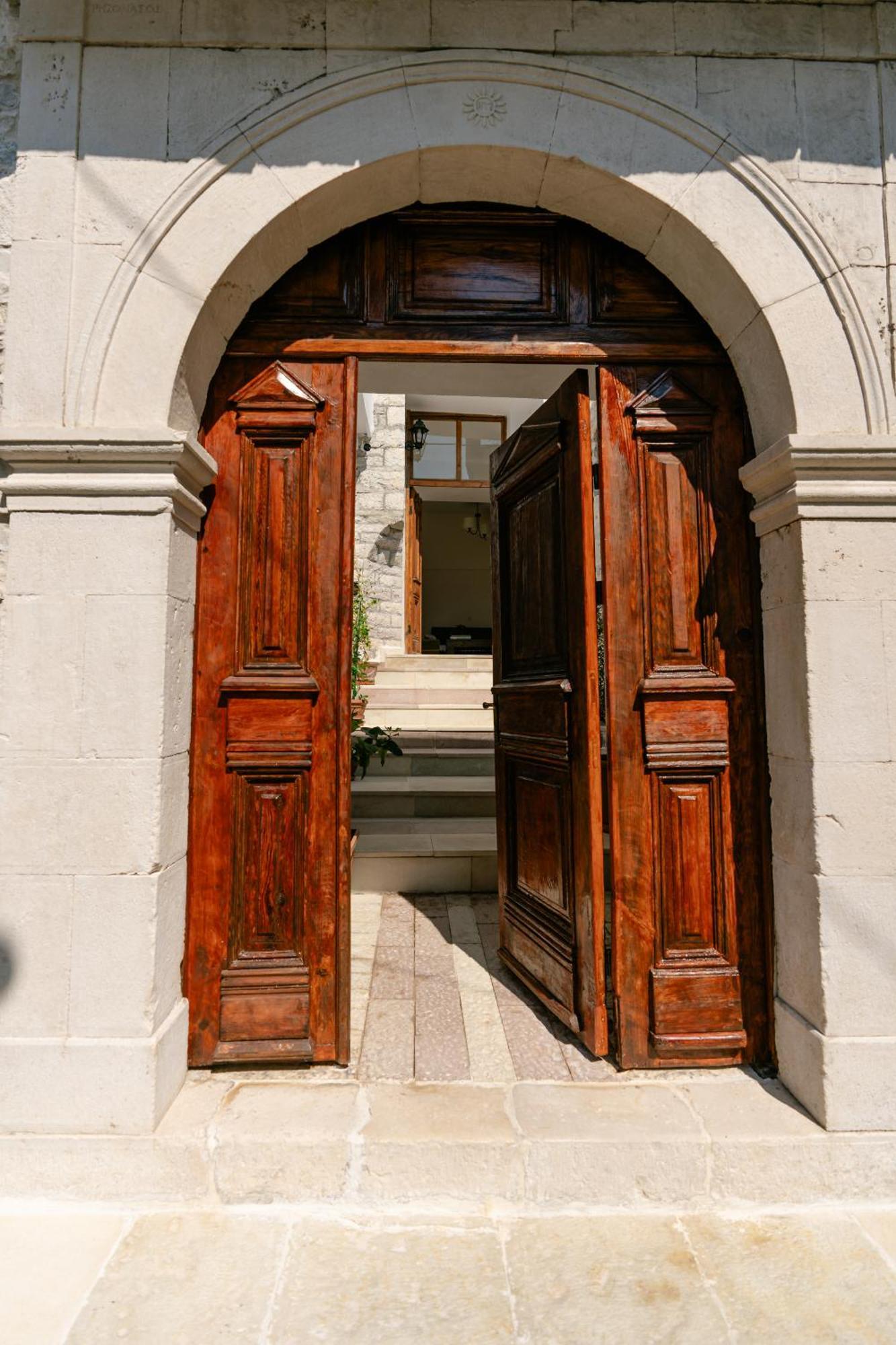 Petrichor Hotell Gjirokastër Exteriör bild