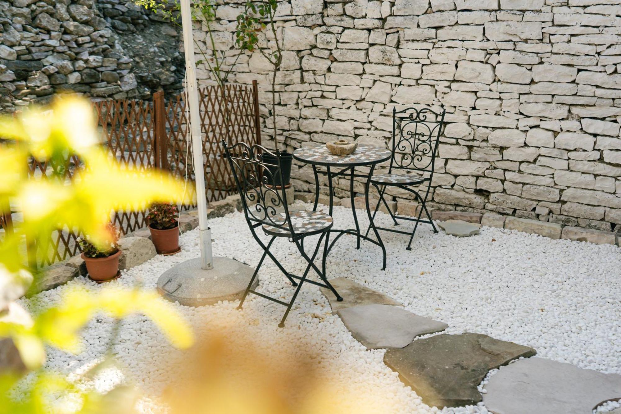 Petrichor Hotell Gjirokastër Exteriör bild