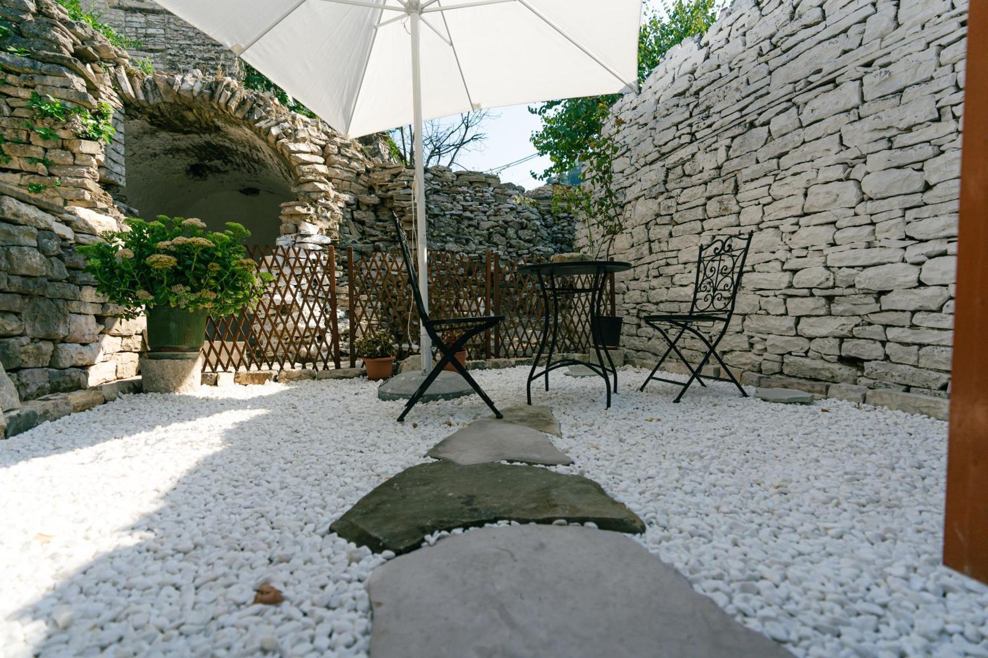Petrichor Hotell Gjirokastër Rum bild