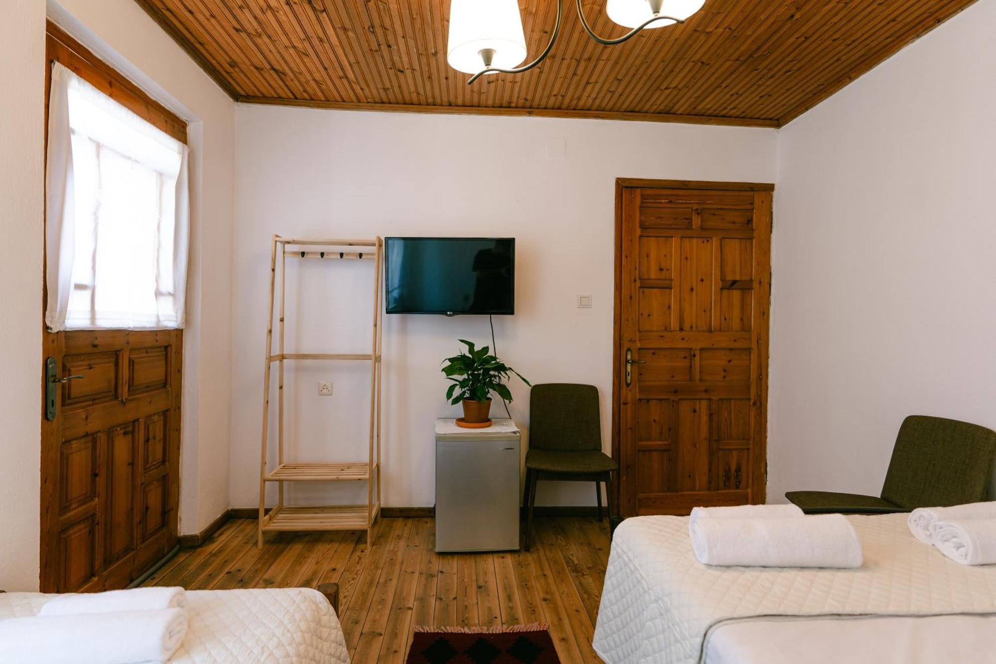 Petrichor Hotell Gjirokastër Exteriör bild